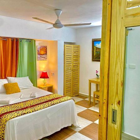 Casa Brisa Mar Hotel ลาสแตร์เรนาส ภายนอก รูปภาพ